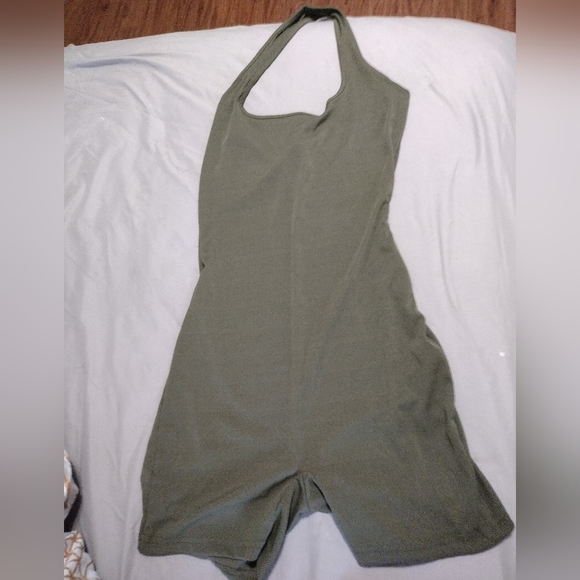 Halter Seamless Romper - Picture 1 of 3